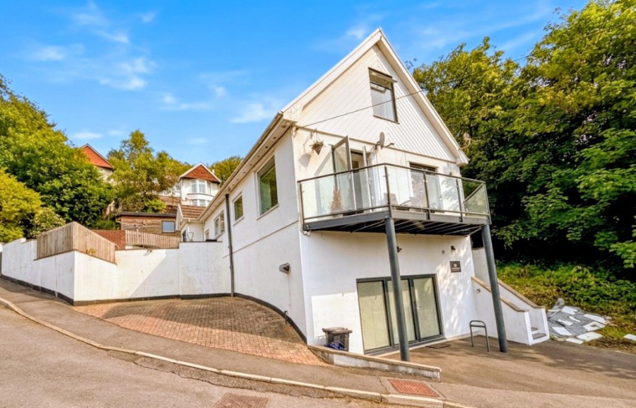 Images for Ffrwd Wen, Park Lane, Treharris, Merthyr Tydfil, CF46 5LT