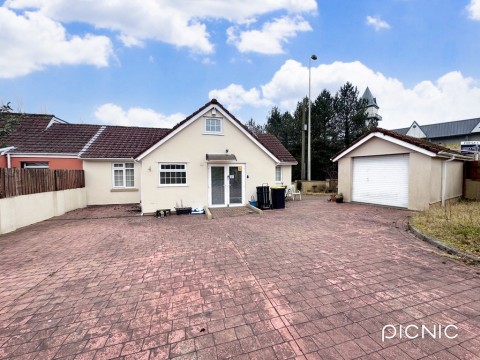 View Full Details for Brongelli, Swansea Road, Merthyr Tydfil, CF48 1HT
