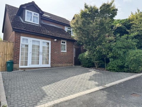 View Full Details for Plas Y Fedwen, Coed-y-Cwm, Pontypridd