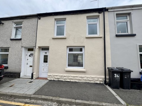 View Full Details for Yew Street, Troedyrhiw, Merthyr Tydfil, CF48 4EE