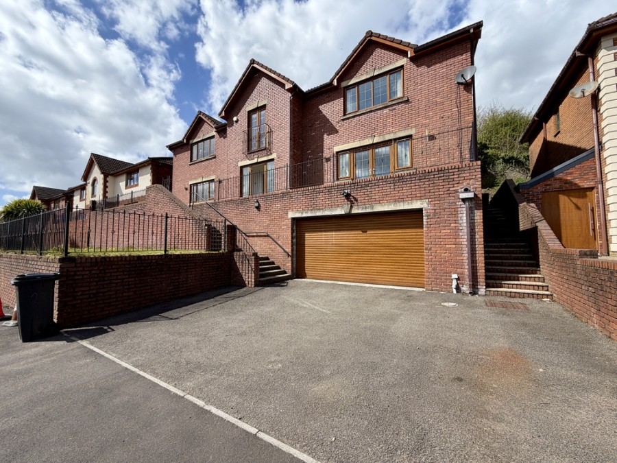 Images for Springfield Rise, Treharris, CF46 5RD